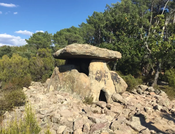 dolmen-les-distinguees-aveyron