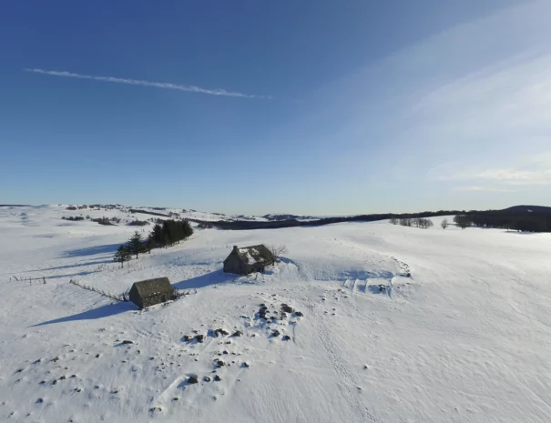 neige-maison-les-distinguees-aveyron