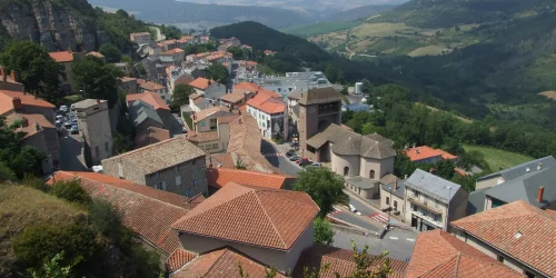 Roquefort-sur-Soulzon_Aveyron__Christophe_Finot